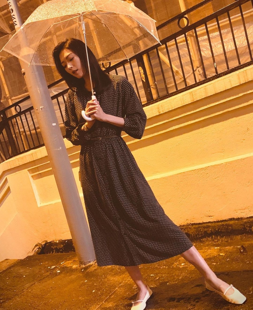 相中Shiga睇落同依家分別不大，身型高眺，手腳纖幼