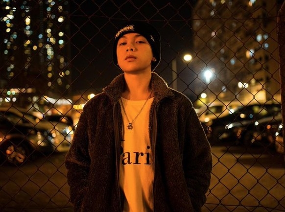 羅梓龍依家已經 18 歲大個仔,不時喺社交平台大曬近照,18 歲嘅佢臉上褪去咗當年嘅稚氣,變咗一個型爆小鮮肉!