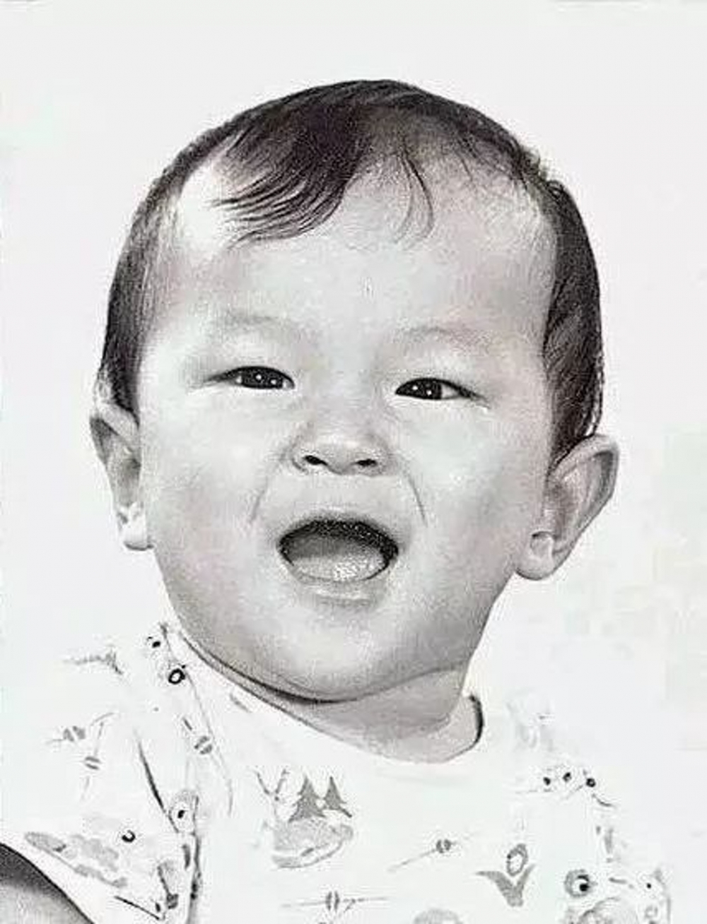 肥肥白白，眼仔睩睩咁