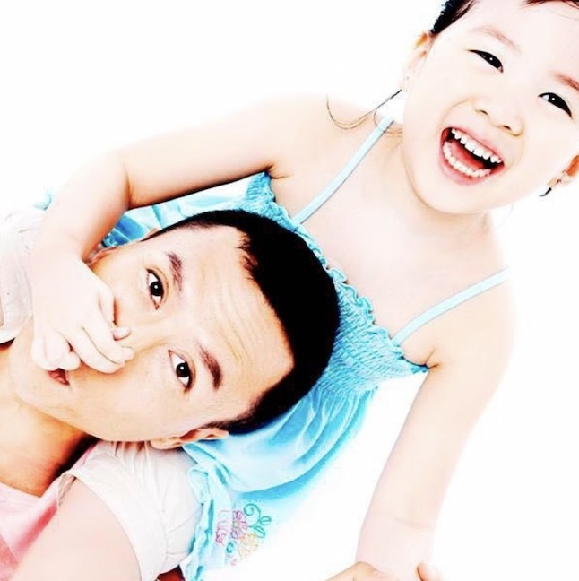 甄子丹大女甄濟如（Jasmine）早前生日，夫婦二人都喺社交平台發文慶祝女兒生日。