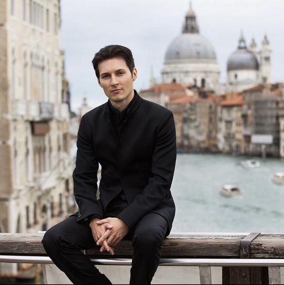 Telegram始創人Pavel Durov(帕沃爾.杜羅夫)係俄羅斯人,今年得36歲