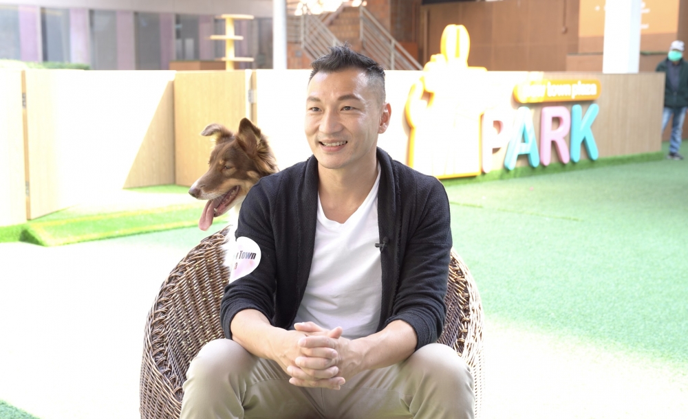 與犬隻行為治療師Eric Ko舉辦馴犬坊。