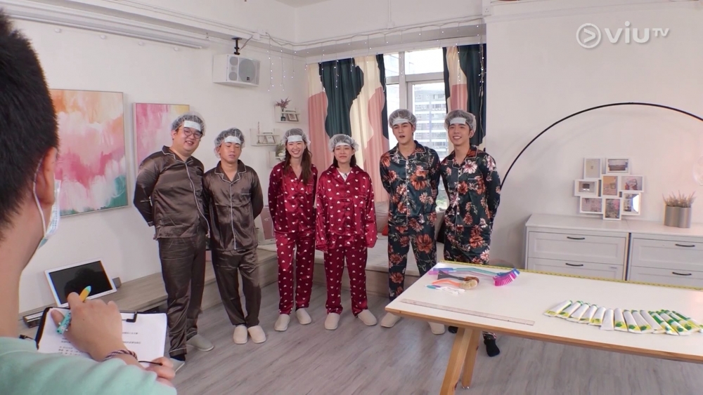 兩人一組，共分成三隊，睇衫都知 Jeffrey 同 Edan 係隊友嚟㗎啦！