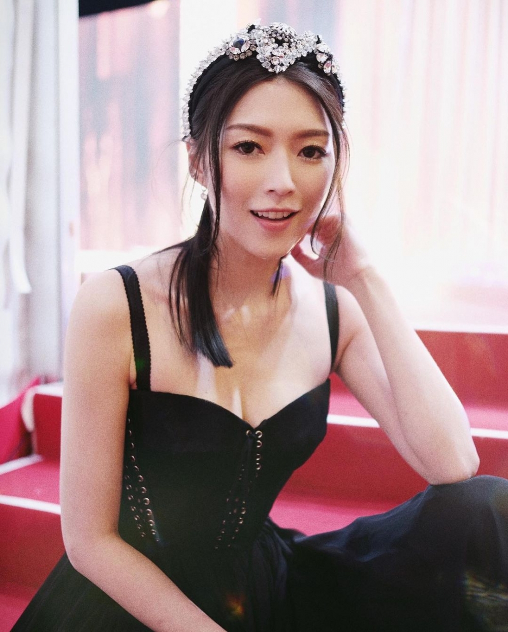 Shiga最近喺IG公開咗一張舊照，佢表示係中學同學send嚟