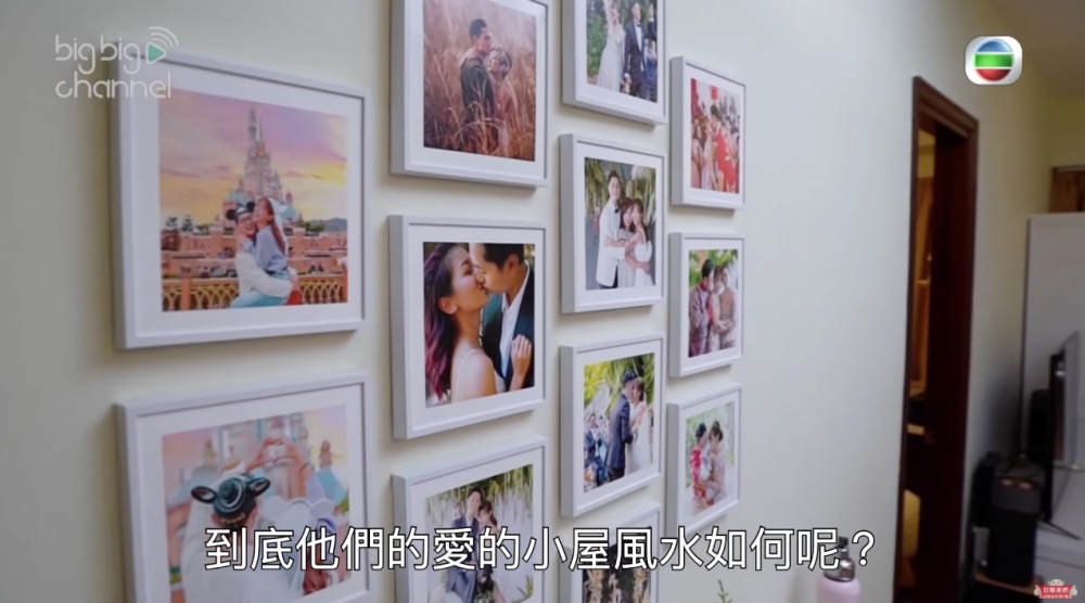 一入屋即刻見到佢哋夫妻嘅合照牆