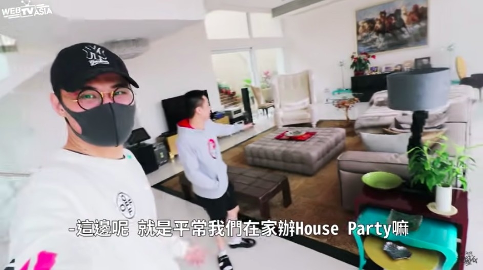 鍾培生家客廳超大