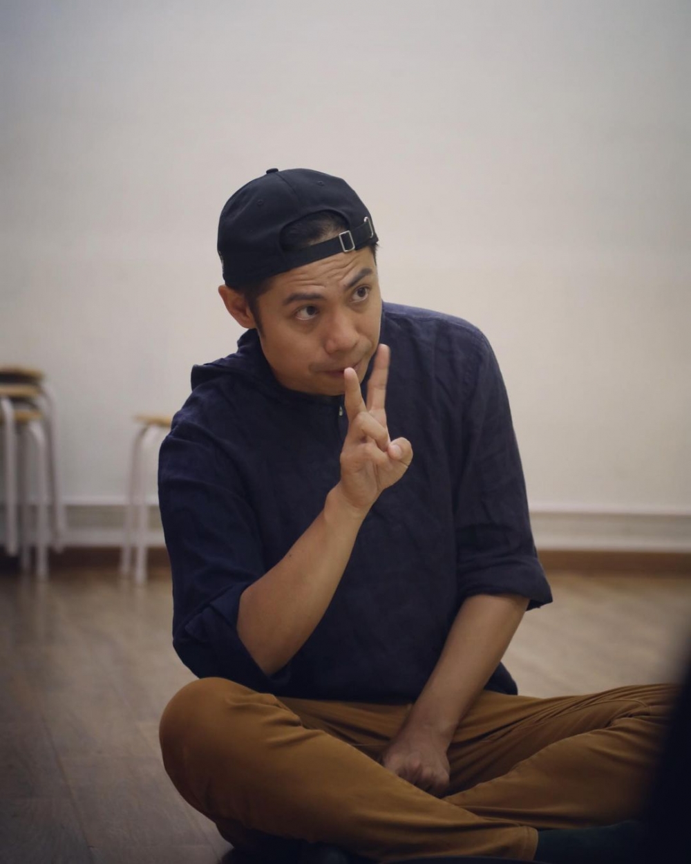 Ali事業得意,愛情亦有著落。佢與戲劇導師陳炳銓(Danny)拍拖,至今已有6年