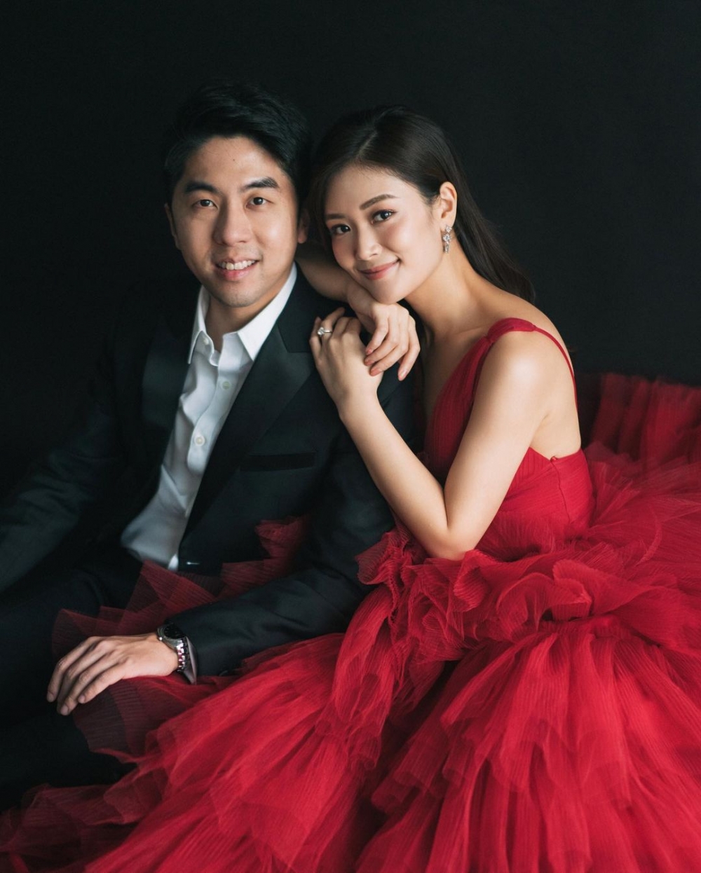 哥哥許永鏗之前同 Model 裴殷結婚,非常甜蜜