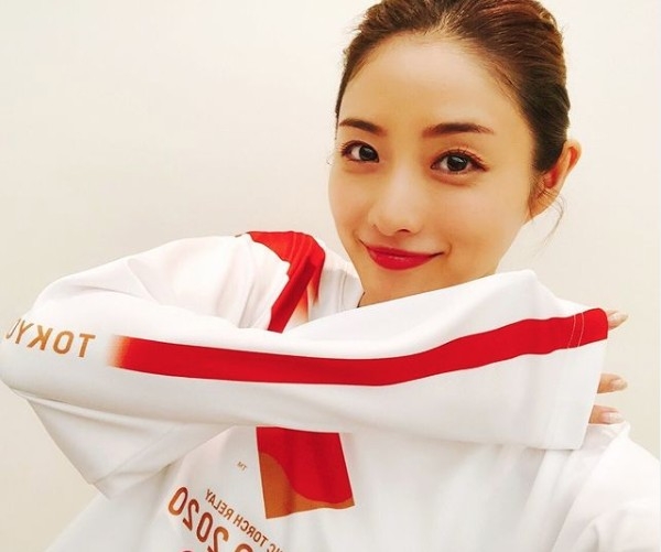 現時佢已經暫時有關嘅拍攝工作