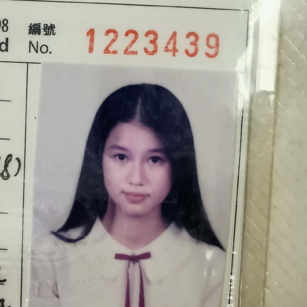 黃翠如大掃除時發現學生相