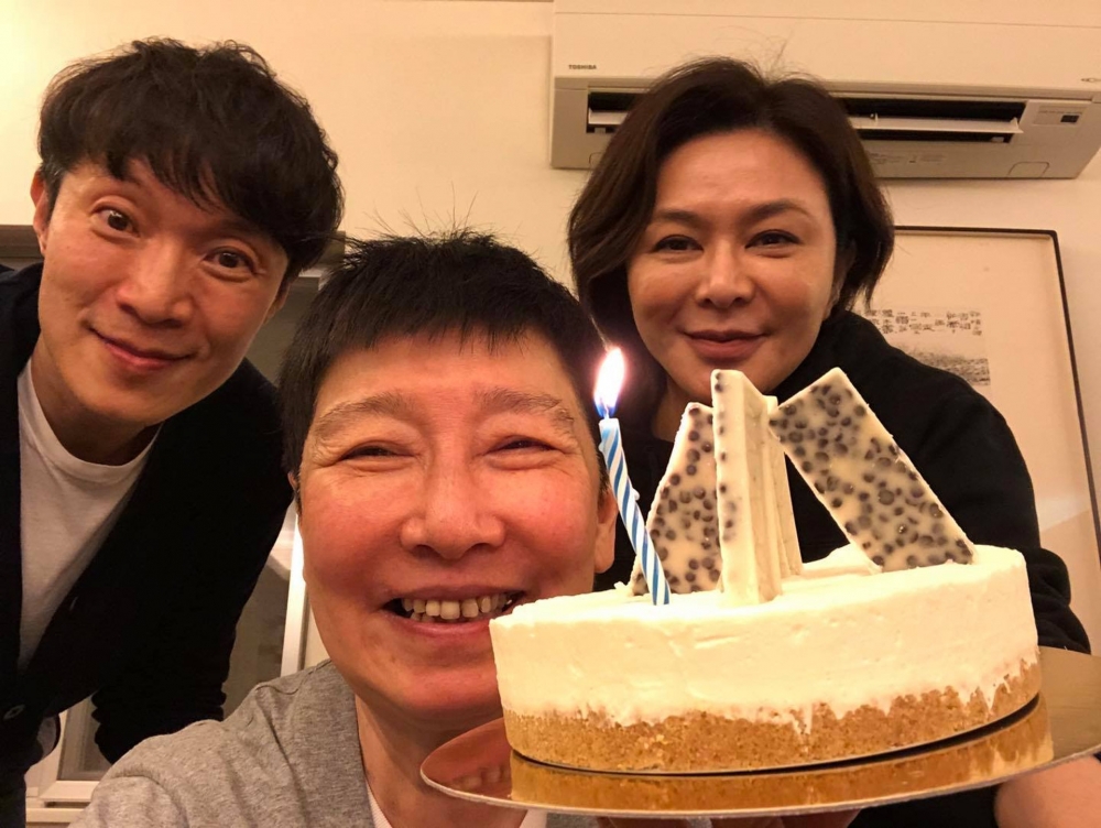 相片零濾鏡、零修圖,真係唔係個個女星都有依個勇氣咁做。