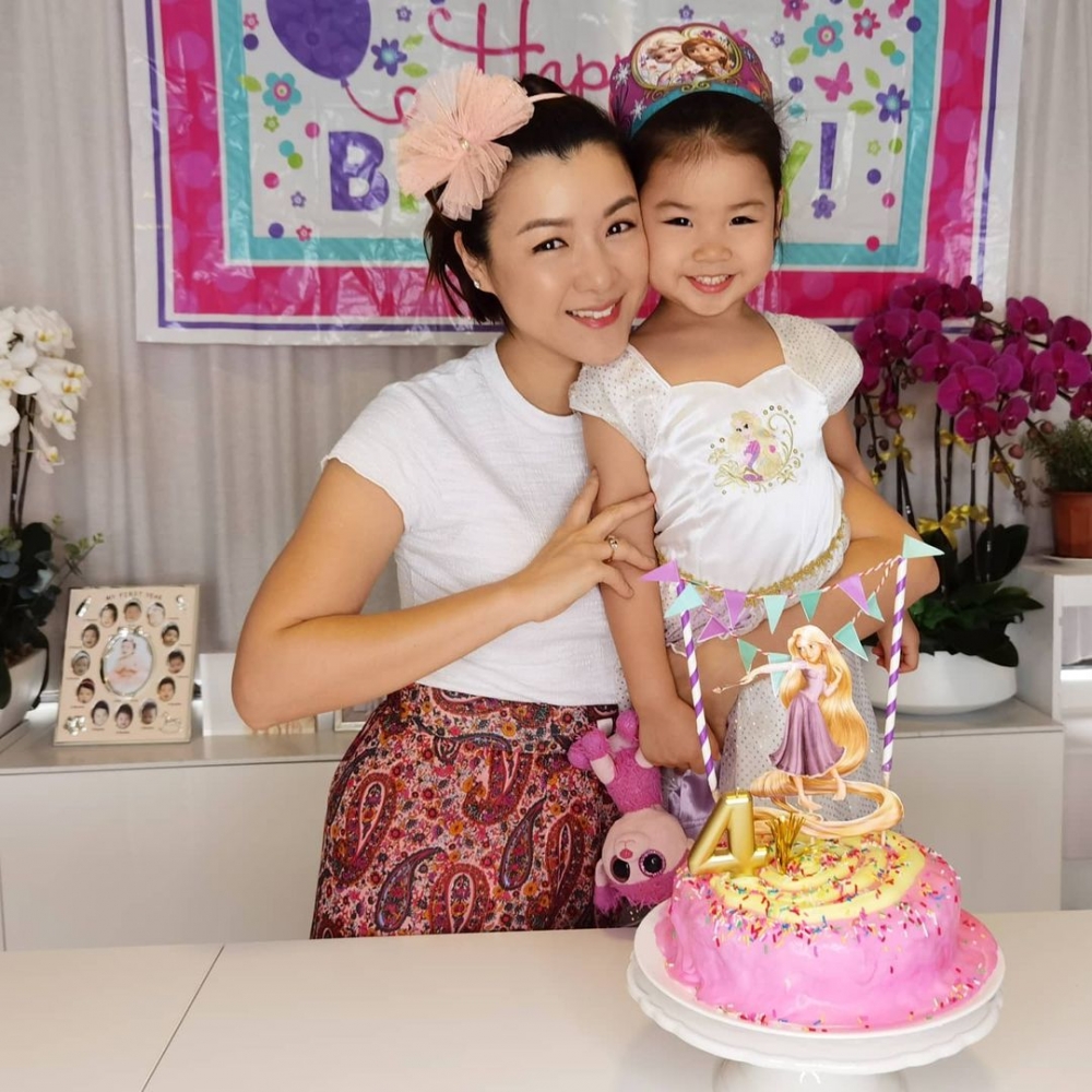 陳茵媺同細女Camilla都好似樣