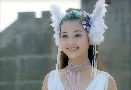 阿Sa飾演嘅「紫蘭仙子」係第一女主角