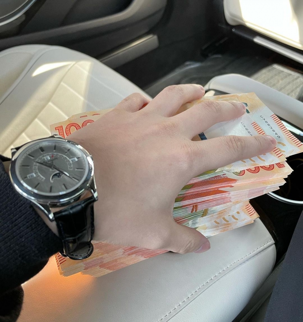 鍾培生豪晒$100萬現金要同林作對打!