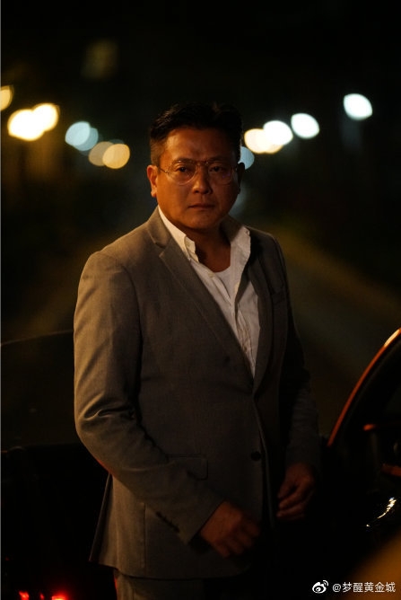 魏駿傑與張利華結婚後就專注喺大陸發展，但參與嘅劇集、電影都唔算多，近年作品更少，最新一部電影係《夢醒黃金城》