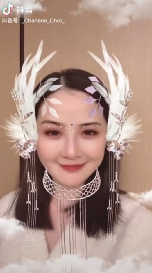 估唔到事隔20年，阿Sa竟然再扮紫蘭仙子