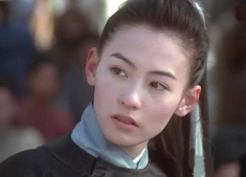 原來呢個古裝造型令人諗起佢18年前喺電影《老鼠愛上貓》「白玉堂」一角