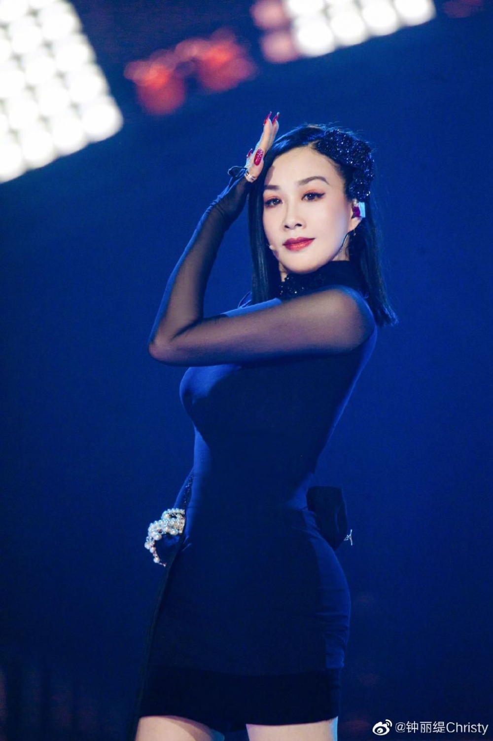 鍾麗緹今年51歲