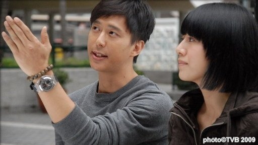 有傳佢哋因為愛得太高調被高層棒打鴛鴦，要鄧健泓低調處理感情