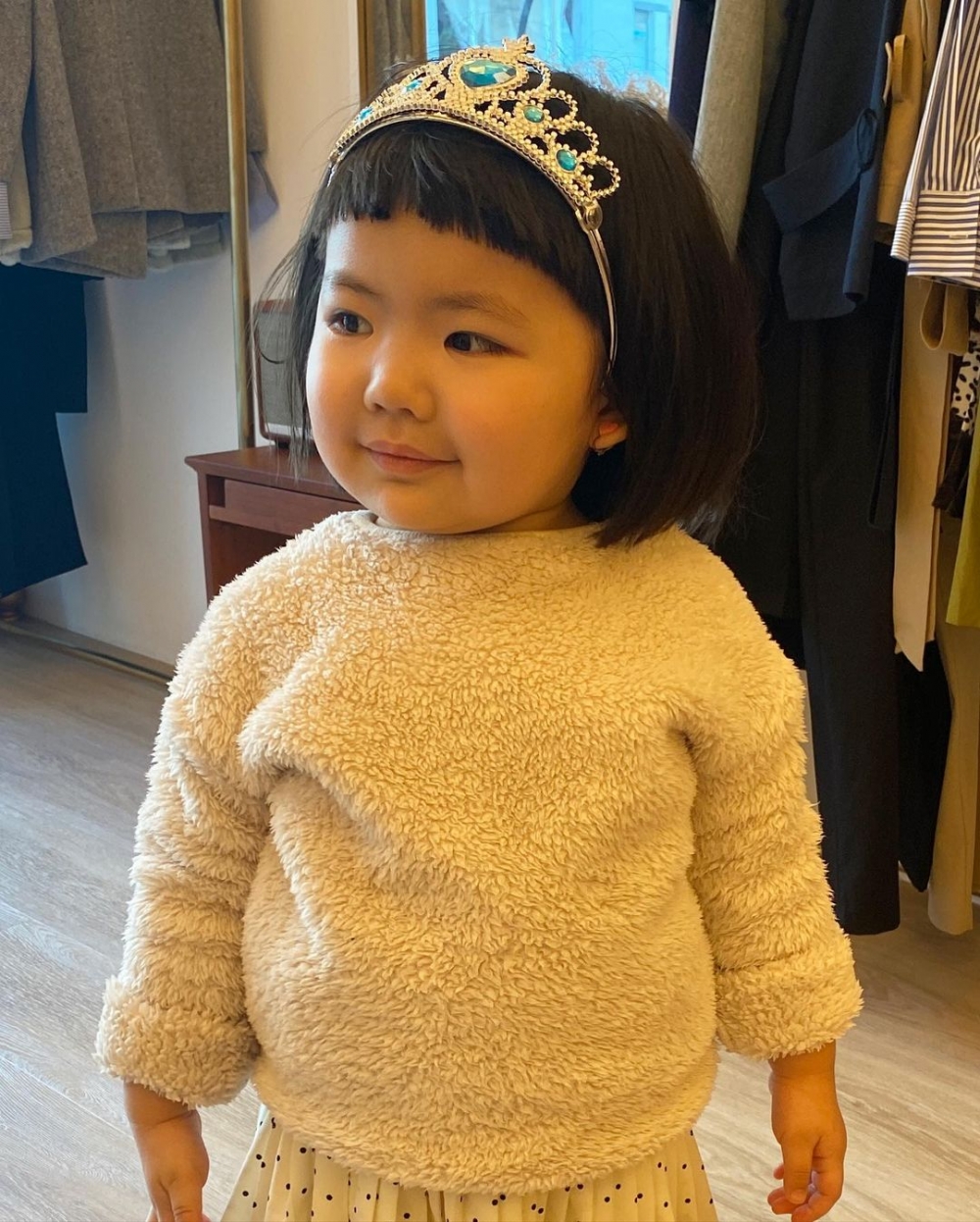 李璨琛女兒李元元年僅兩歲,但係因為圓碌碌肚腩仔同埋肉肉面珠躉成為超高人氣星二代