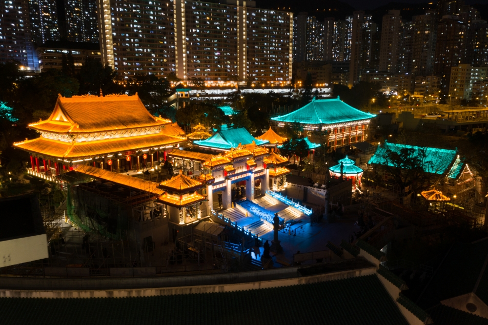 嗇色園黃大仙祠將會喺元宵節當日開放月老及佳偶天成神像供善信參拜，更會延長開放至晚上9時。