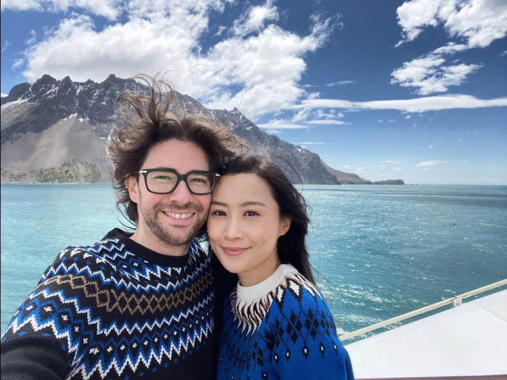 陳法拉2019年與法藉男友成婚,現成幸福人妻