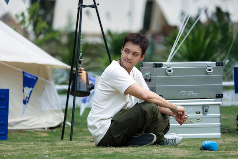 陳偉霆最近出演內地露營真人騷