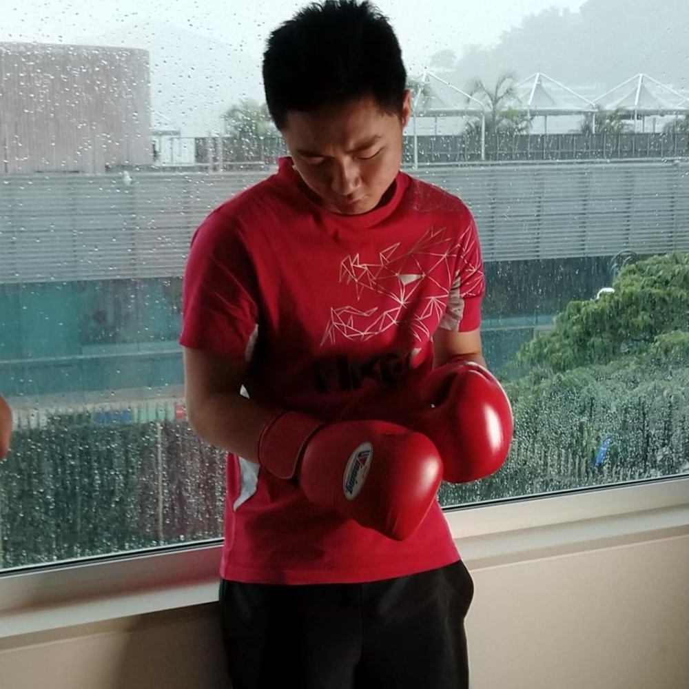 睇鍾培生IG就知道,佢係有打開拳