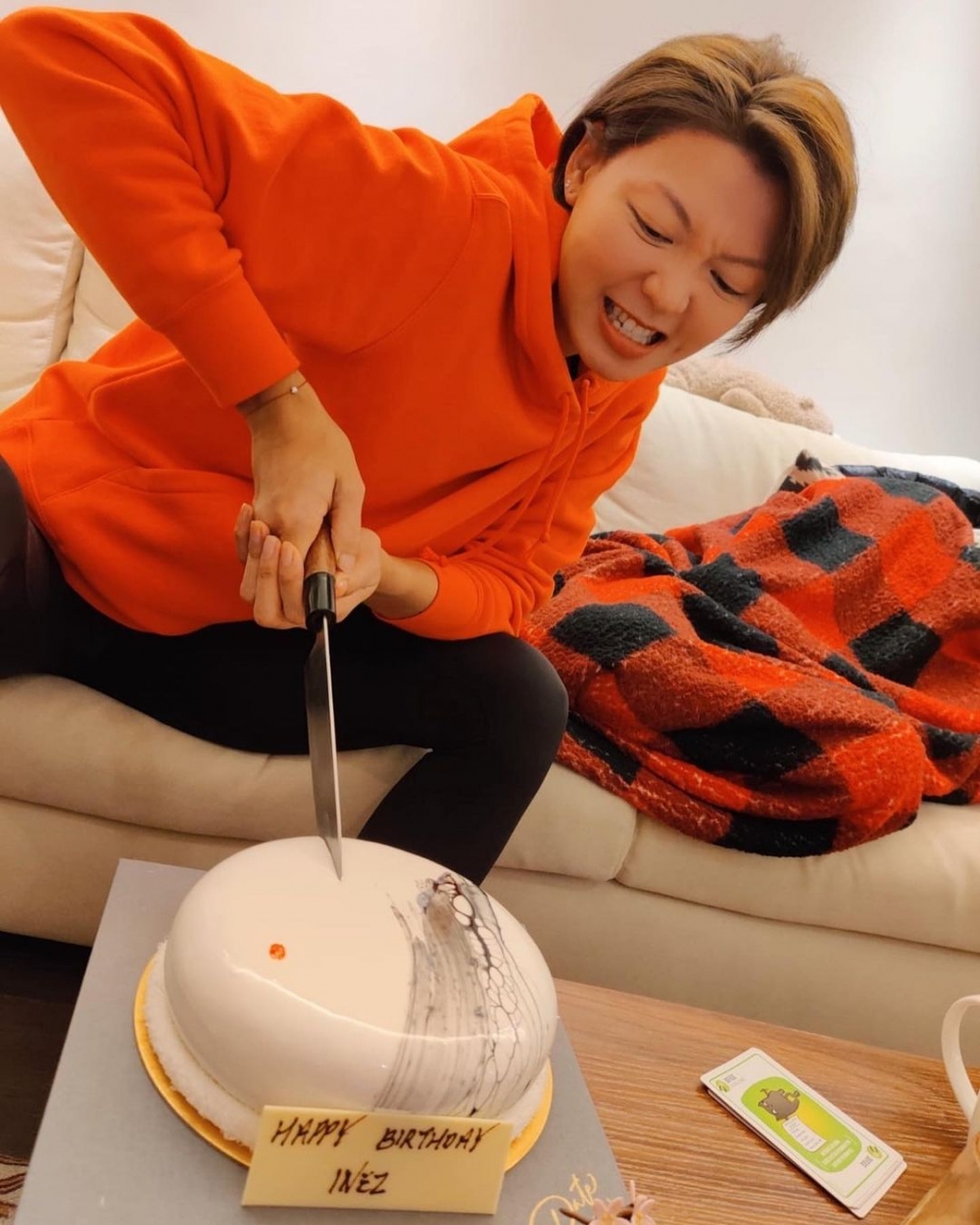 仲 hashtag 指嗰日行程係「#沒有激嬲女朋友系列」,咁睇嚟壽星女都好滿意喎!