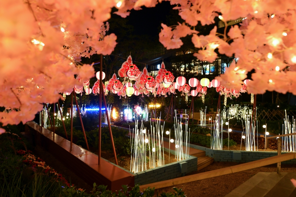 場地以「津輕風鈴」、「弘前櫻花」、「完熟蘋果」及「睡魔祭典」為主題佈置，務求展現青森縣四大特色。
