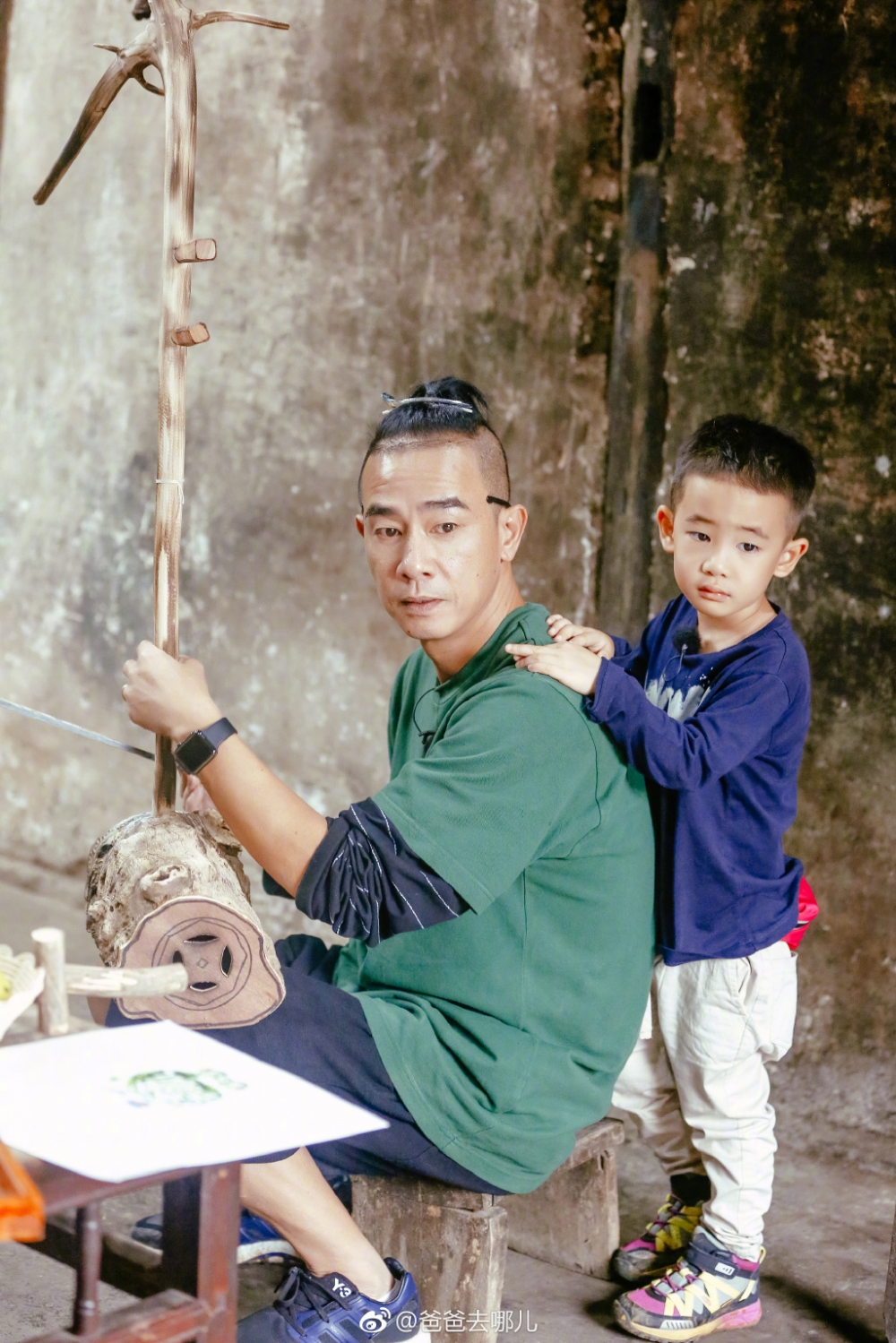 陳小春同兒子Jasper簡直餅印