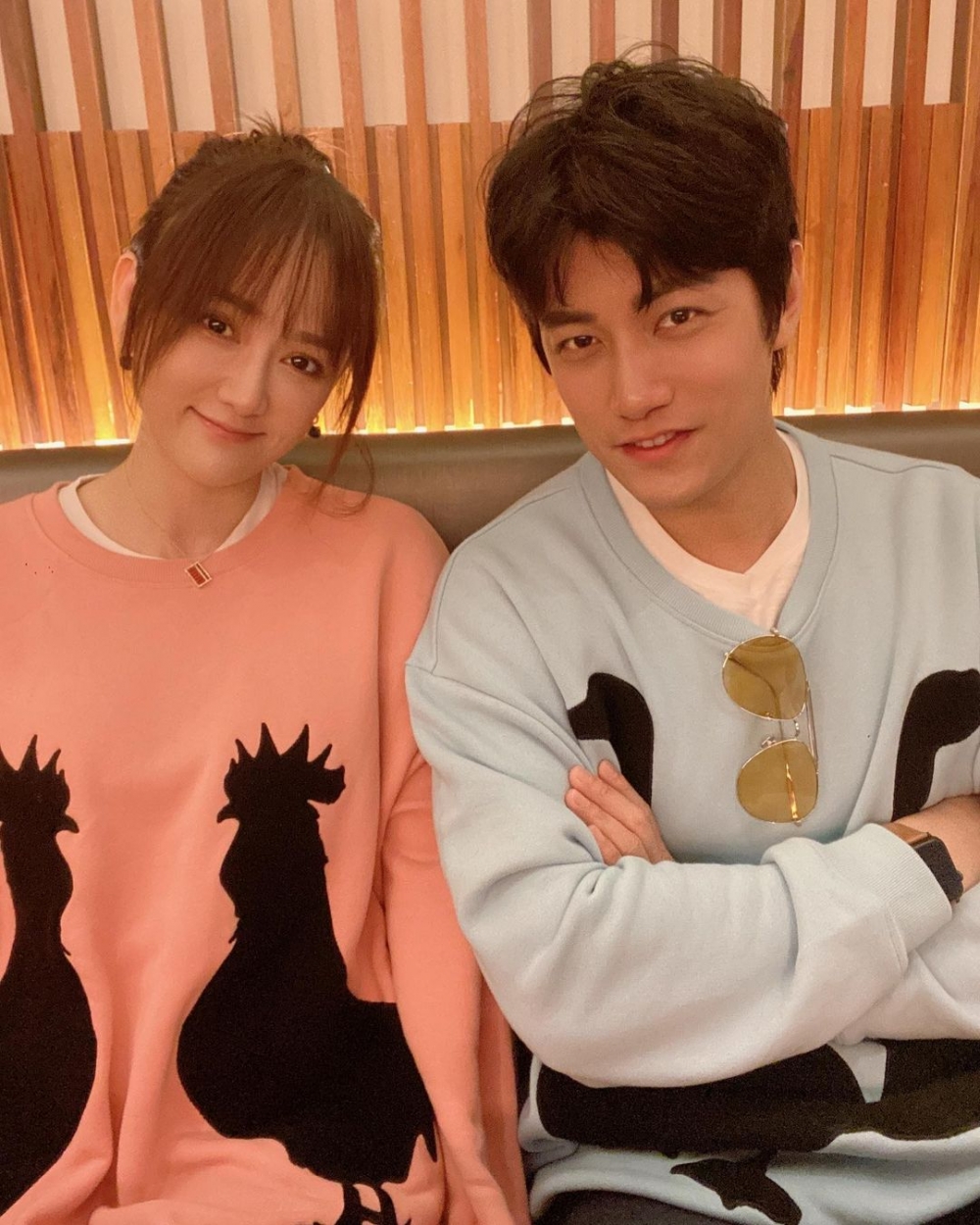 去年佢就因為拍攝配對節目《女兒們的戀愛》同細 9 歲嘅馬來西亞富二代曾偉昌（Alan）擦出愛火