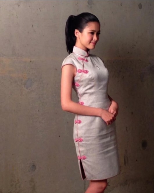 之前江嘉敏公開自己18歲時影嘅旗袍照