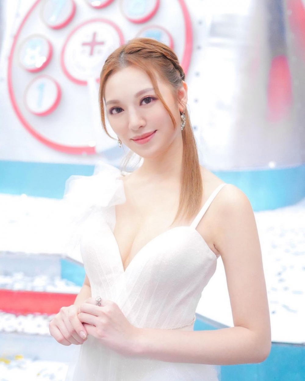 馮盈盈指曾經有人長期監視佢個人IG，stalk佢Story睇佢喺邊