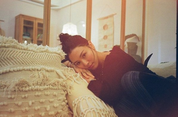 直到 2014 年,因無綫劇《女人俱樂部》飾演青年朱莉一角而為人熟識