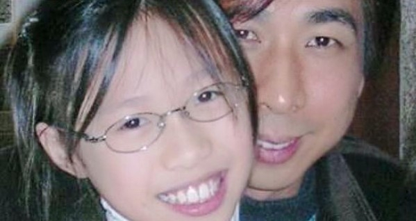 細個同爸爸真係好似呀!