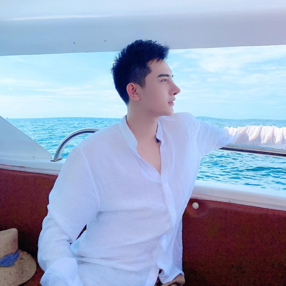 鼻子變得又高又挺