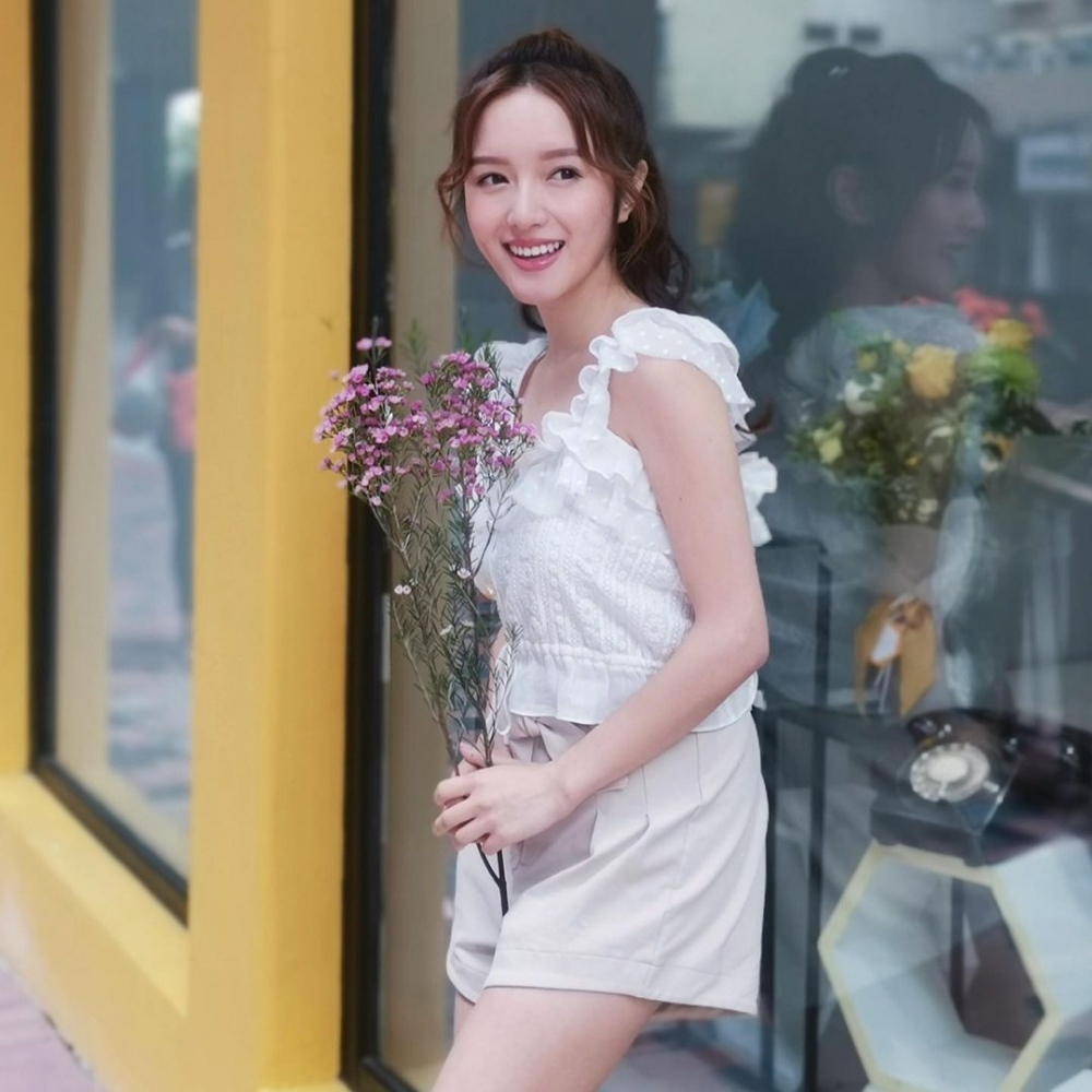 鄺潔楹自爆高中時身邊有好多黑人同學，於是中意咗識Rap嘅人，又指被當時對象嘅rap才華吸引