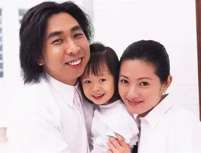 細個時樣貌似足爸爸。