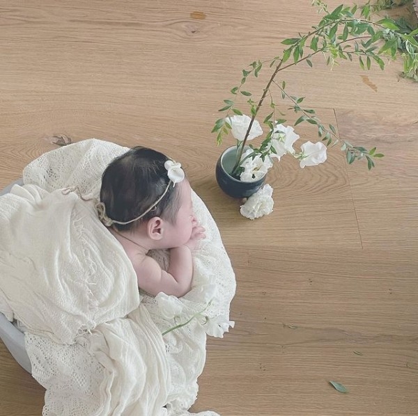 依家初心肥肥白白，好可愛呀！