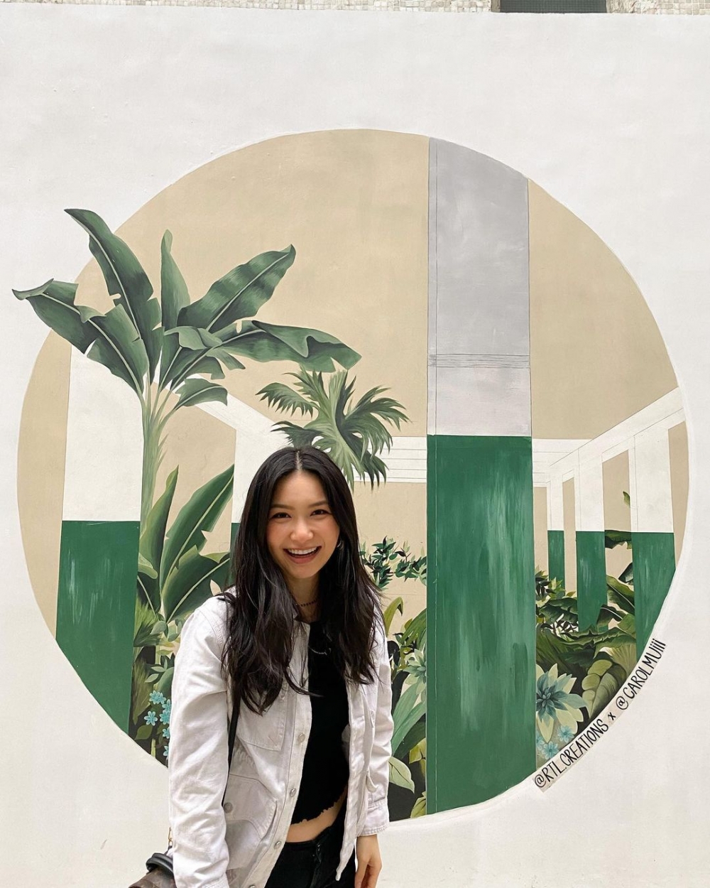 直到去年佢嘅英國教育碩士畢業返港發展。