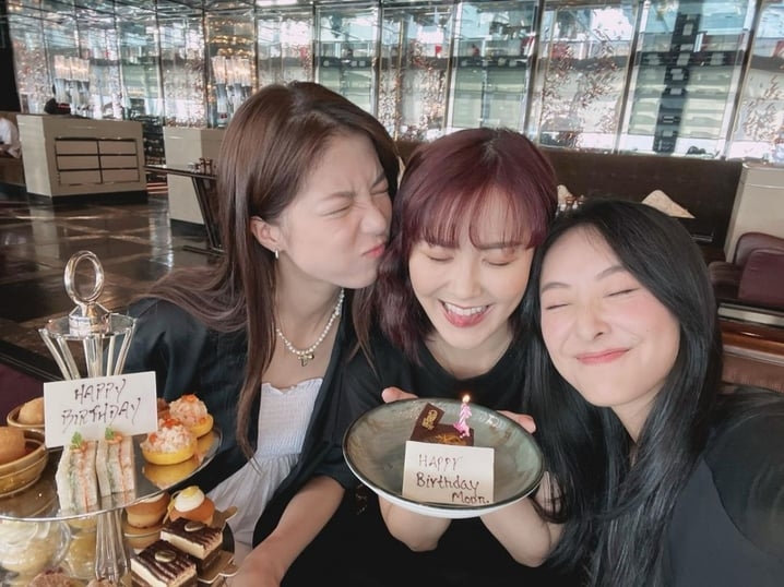 陳瀅同劉佩玥近日因為合作拍攝《美麗戰場》而變friend返~