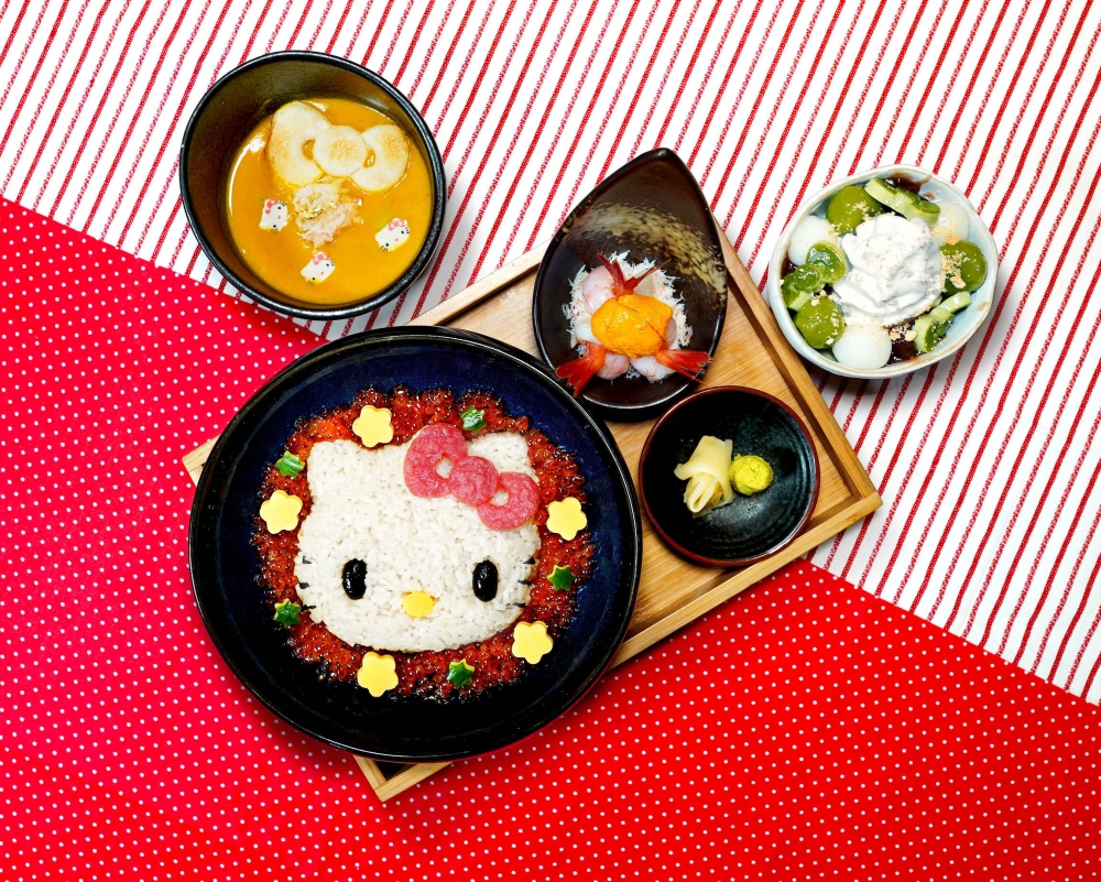 丸十日本食堂聯乘Sanrio,由即日起至2021年4月18日推出Hello Kitty限定套餐。