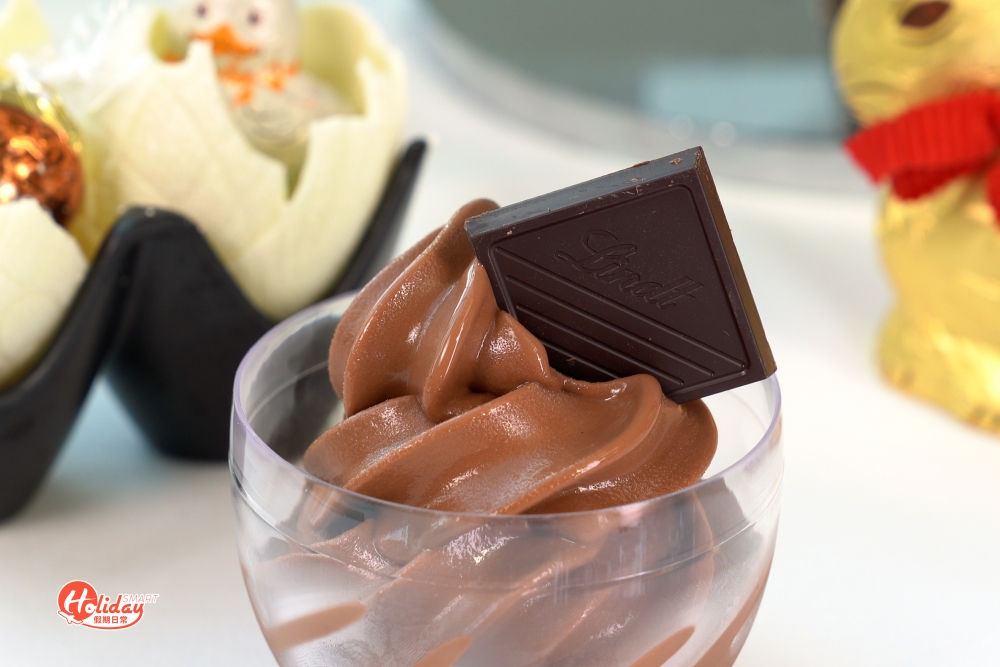 下午茶另一賣點就是任食香濃幼滑的Lindt 70%朱古力雪糕，甜品迷記得吃多幾杯！