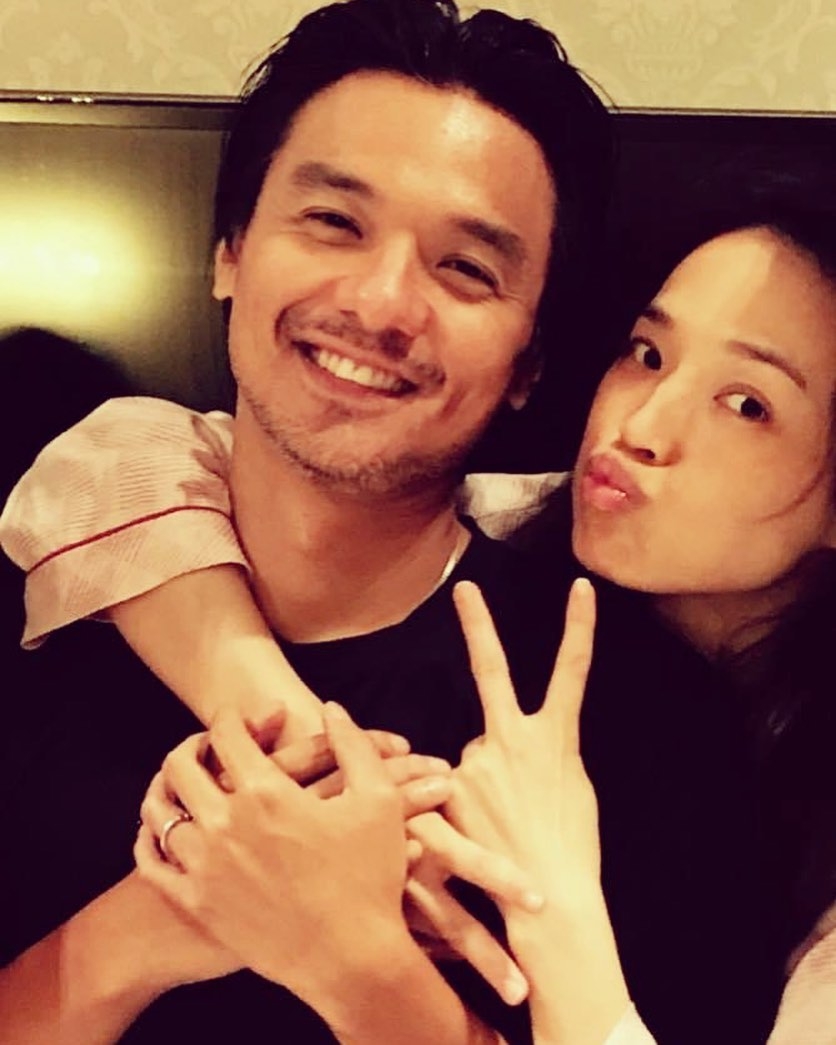 現年46歲嘅舒淇2016年與馮德倫結婚,一直恩愛至今。