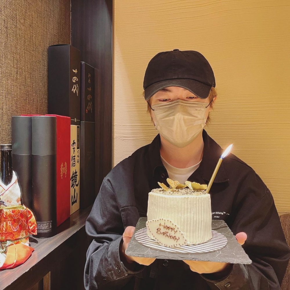 洪卓立單拖慶祝生日:「#又十八歲了 健健康康 快快樂樂 珍惜守護當下」