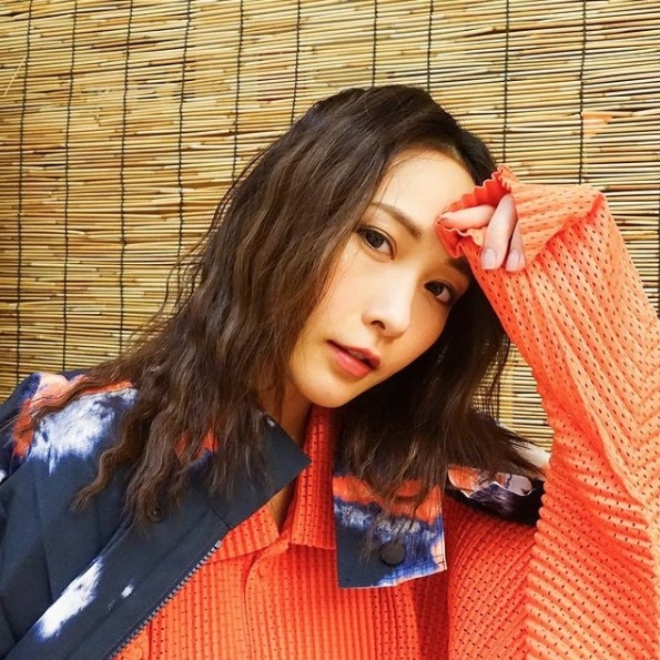 近日佢就同大家大玩「你問我答」