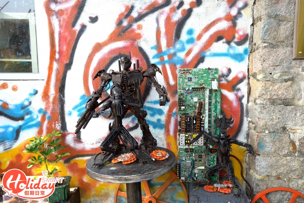 以棄置的舊物翻新成藝術品