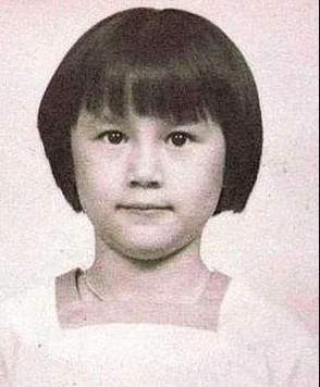 黃翠如細個時曾留過個「冬菇頭」
