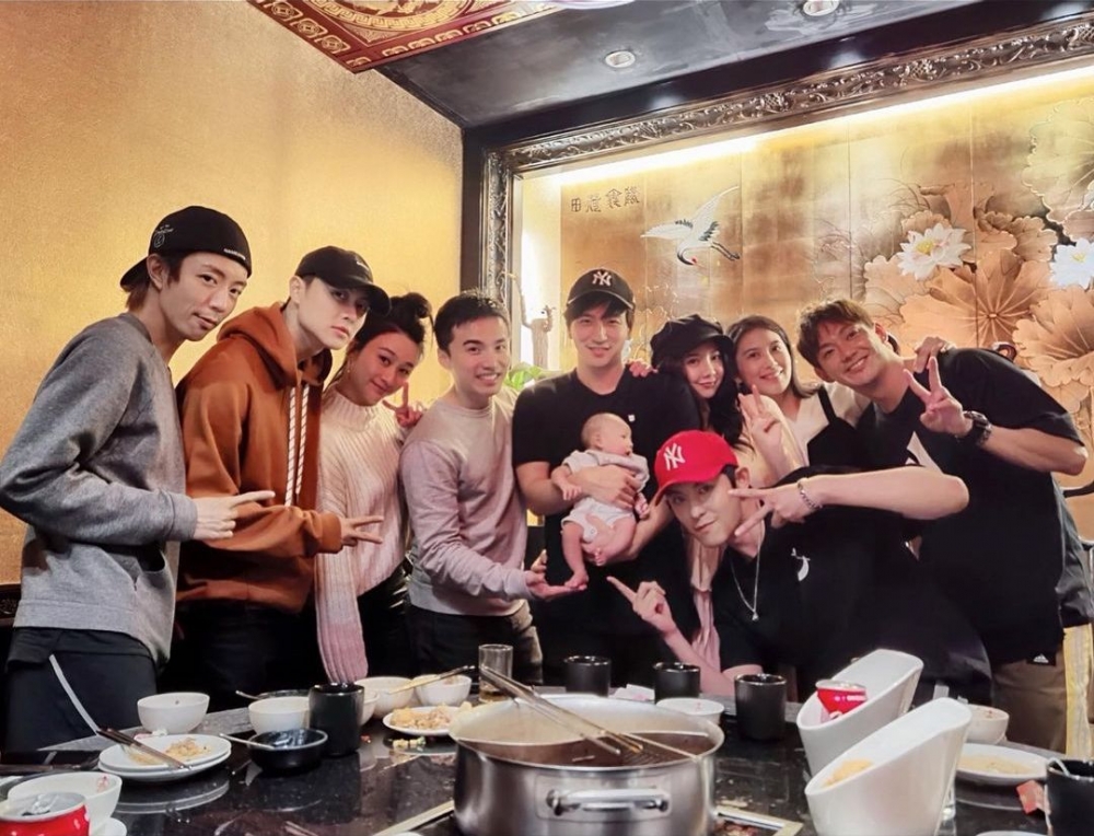 阿緯同小煜就已經做咗爸爸,唔知下一個會係王子定威廉呢?